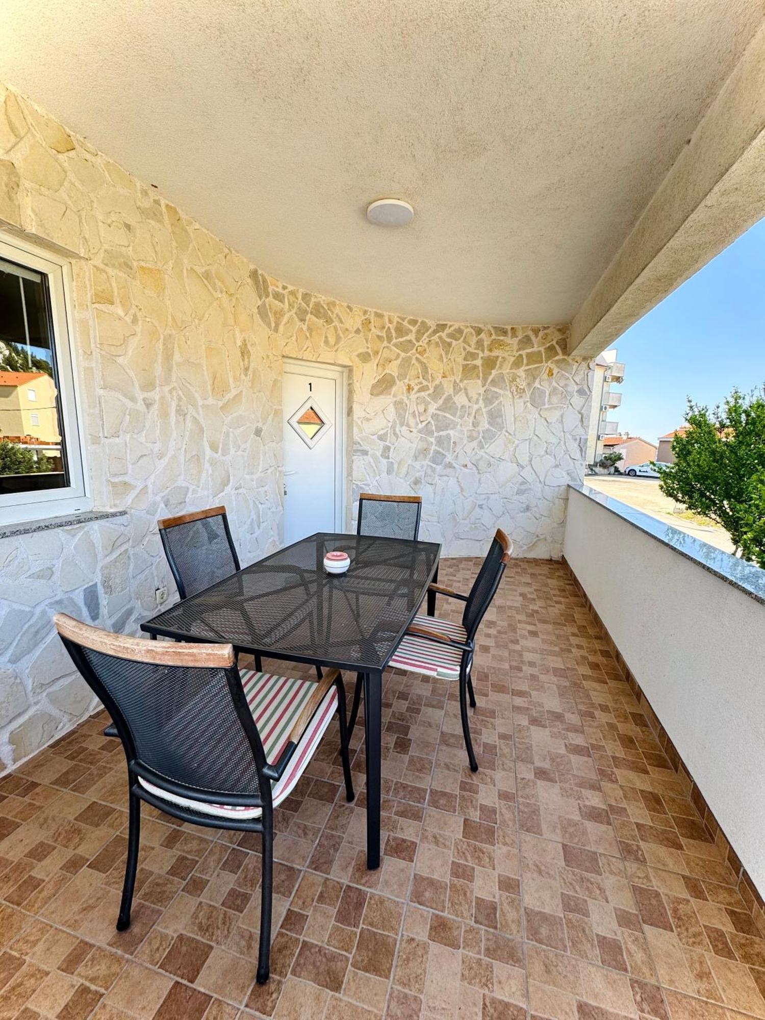 Apartments Elvira Drage Exterior photo